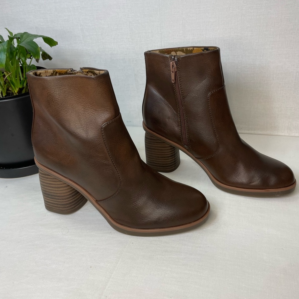 Korks Brown Ankle Boots - Picture 5 of 13